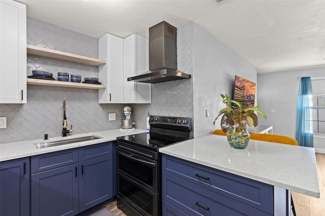 5508 WHITMORE DRIVE, Tampa, FL 33634