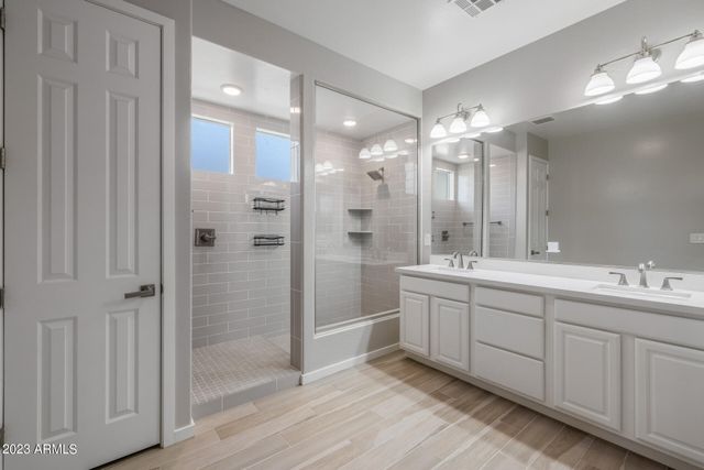 250 W QUEEN CREEK Road 210, Chandler, AZ 85248