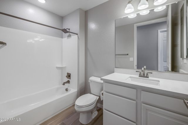 250 W QUEEN CREEK Road 210, Chandler, AZ 85248