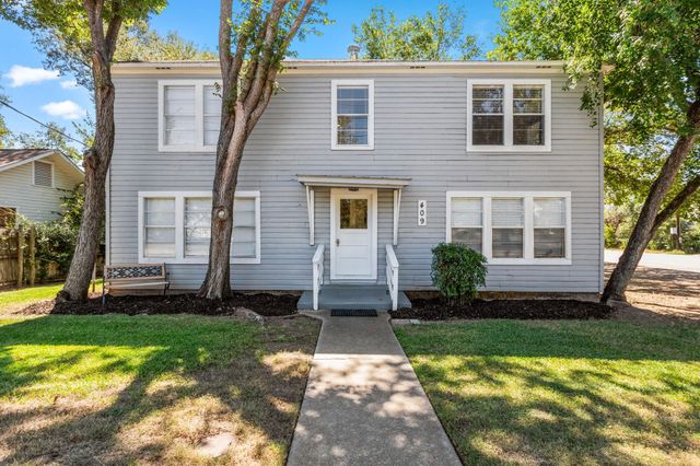 409 E Austin Street, Bellville, TX 77418