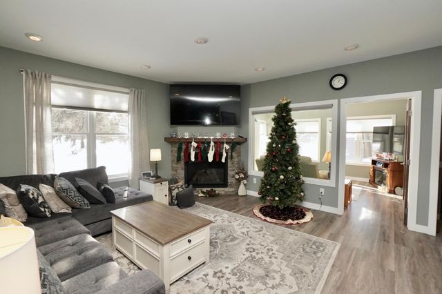 204 Pine Street SW, New London, MN 56273