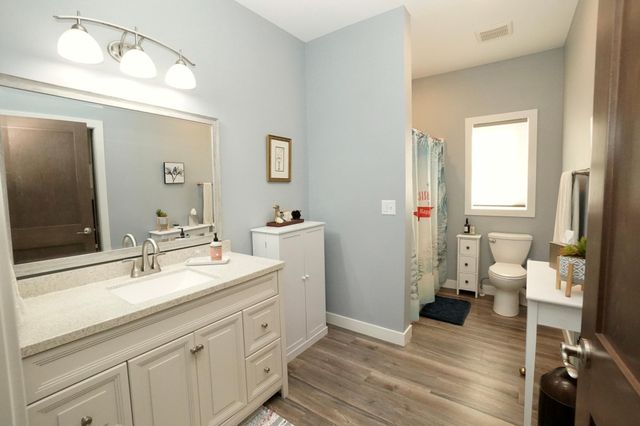 204 Pine Street SW, New London, MN 56273