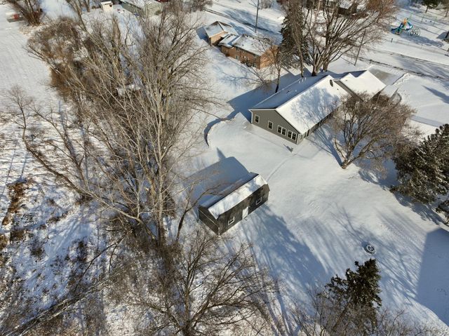 204 Pine Street SW, New London, MN 56273