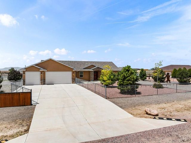 1450 E Farley Ave, Pueblo West, CO 81007