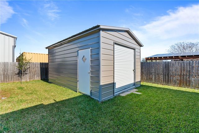 2622 Date Palm Dr, Corpus Christi, TX 78418