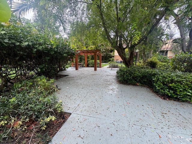 9999 Summerbreeze Dr 218, Sunrise, FL 33322