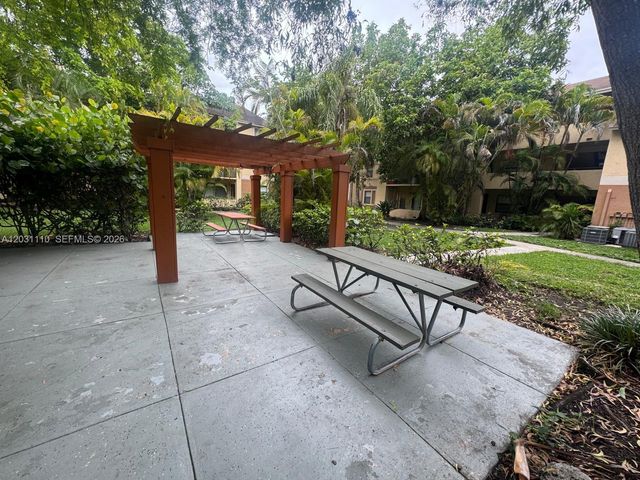 9999 Summerbreeze Dr 218, Sunrise, FL 33322