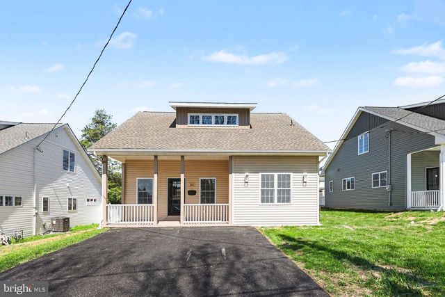1017 CHAMBERS ST, Harrisburg, PA 17113