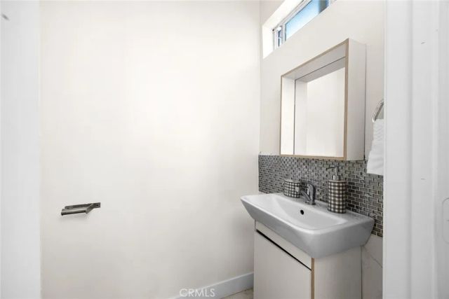 228 N Almansor, Alhambra, CA 91801