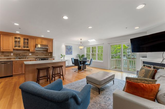 611 Pondside Drive, White Plains, NY 10607