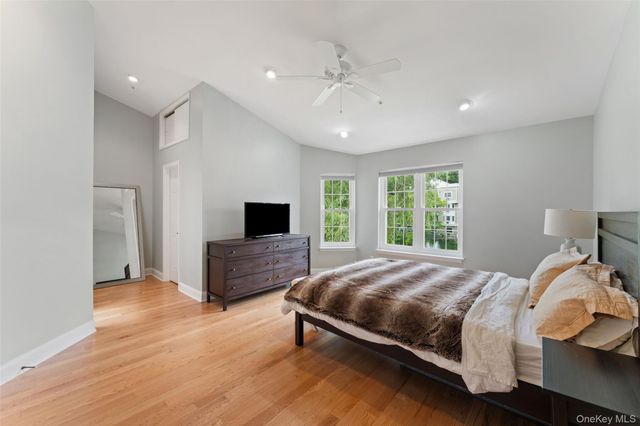 611 Pondside Drive, White Plains, NY 10607