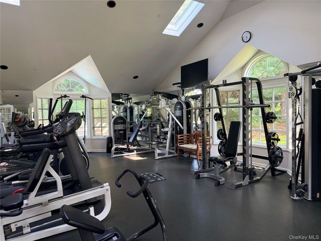611 Pondside Drive, White Plains, NY 10607
