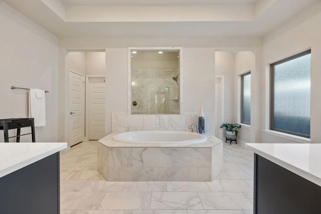 813 Heartleaf DR, Leander, TX 78641