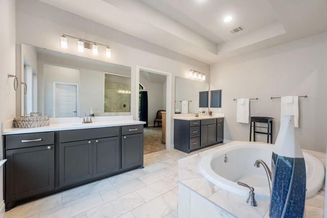 813 Heartleaf DR, Leander, TX 78641