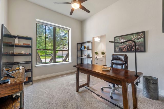 813 Heartleaf DR, Leander, TX 78641