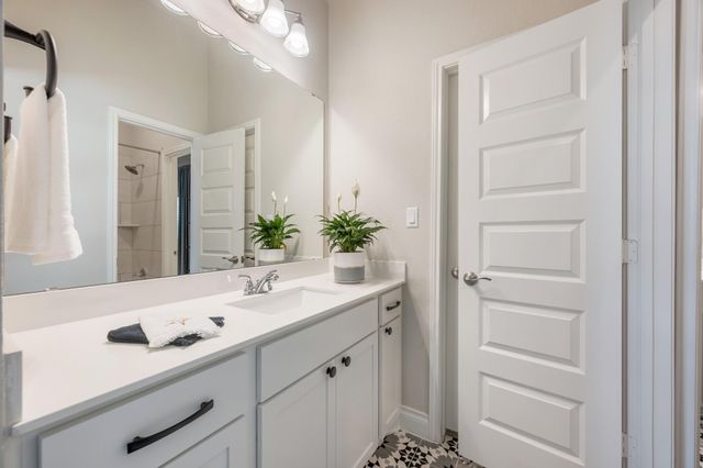 813 Heartleaf DR, Leander, TX 78641