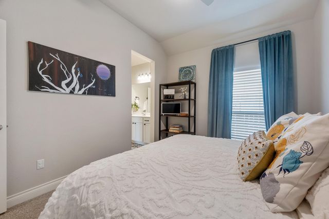 813 Heartleaf DR, Leander, TX 78641