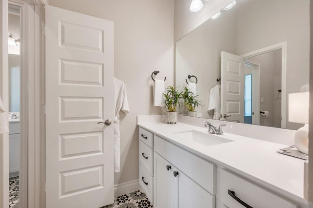 813 Heartleaf DR, Leander, TX 78641