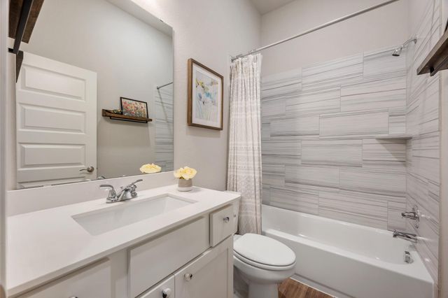 813 Heartleaf DR, Leander, TX 78641