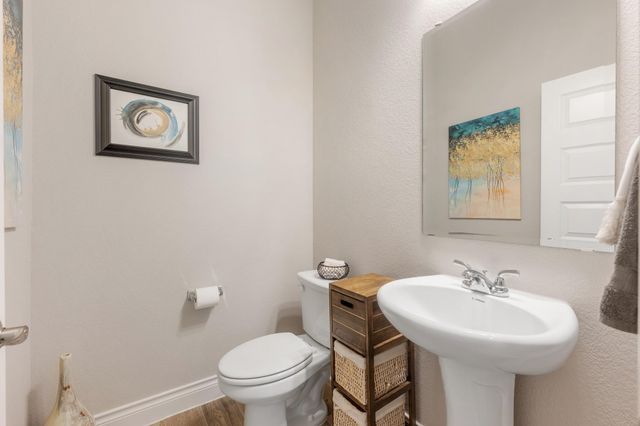 813 Heartleaf DR, Leander, TX 78641