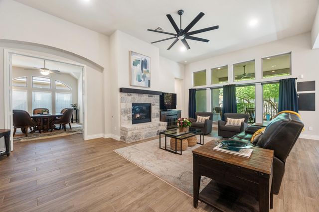 813 Heartleaf DR, Leander, TX 78641