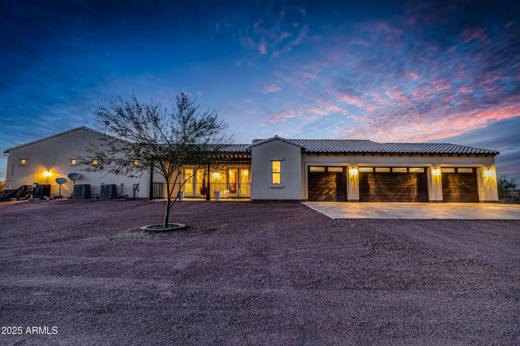 21736 W DESERT MIRAGE Drive, Wittmann, AZ 85361