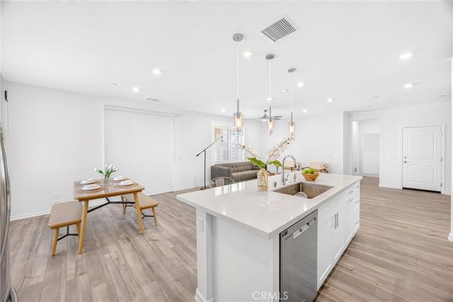 493 N Pinewood, Rialto, CA 92376