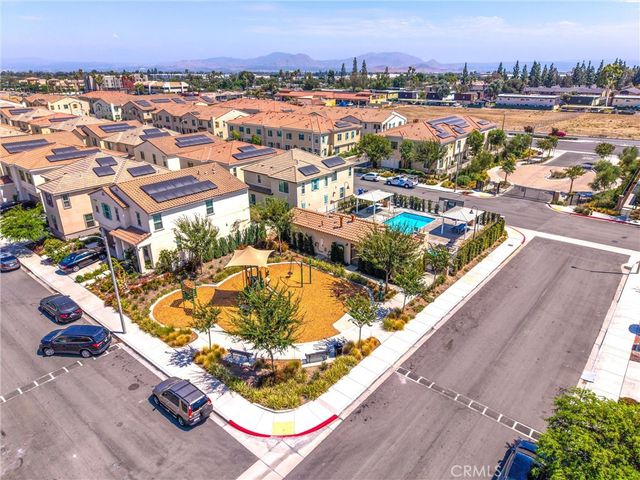 493 N Pinewood, Rialto, CA 92376
