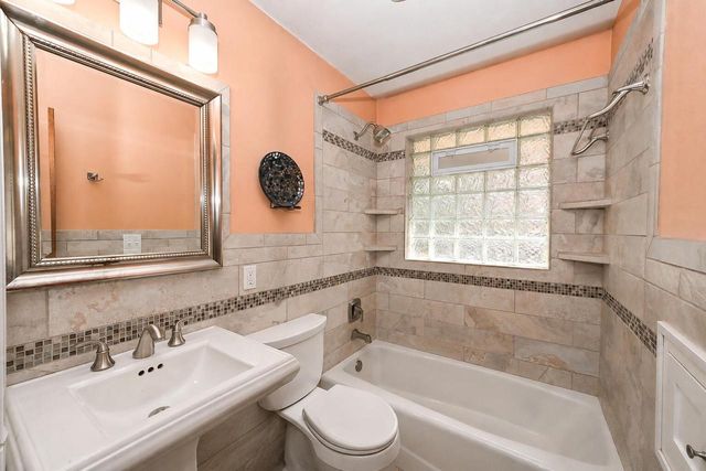 7817 W Mt. Vernon AVENUE, Milwaukee, WI 53213