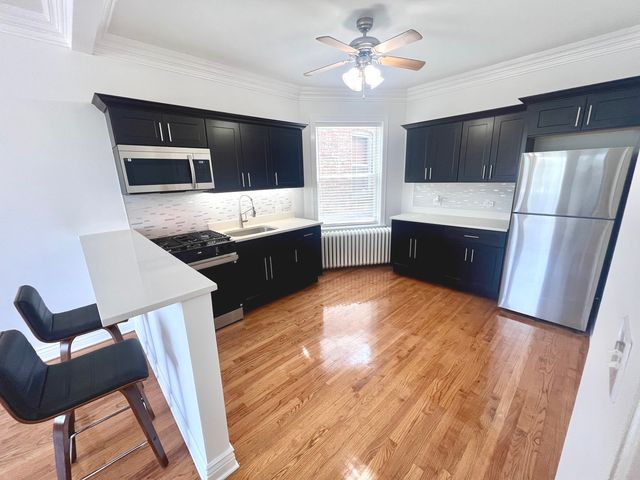 6619 CERMAK Road 2F, Berwyn, IL 60402