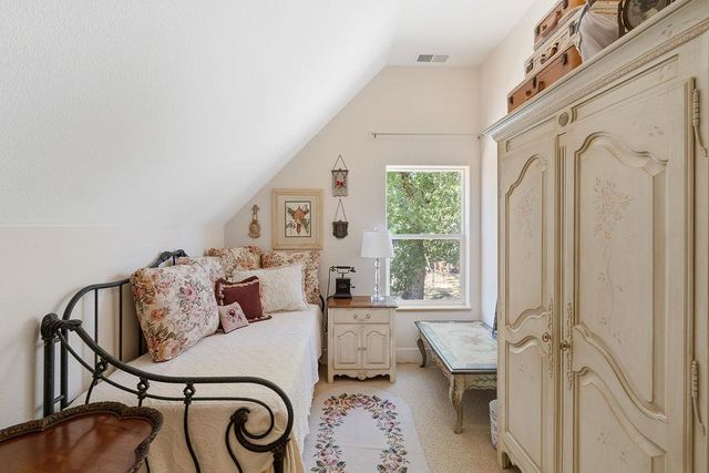 5590 Lynx Trl, Pollock Pines, CA 95726