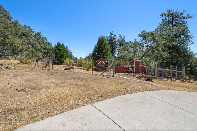 5590 Lynx Trl, Pollock Pines, CA 95726