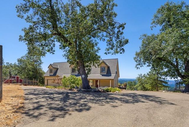 5590 Lynx Trl, Pollock Pines, CA 95726