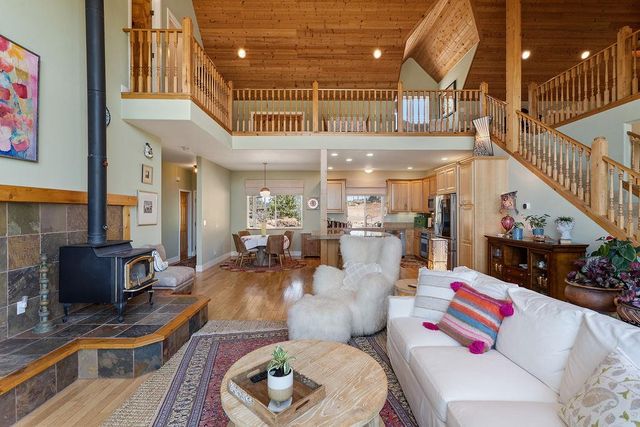 5590 Lynx Trl, Pollock Pines, CA 95726