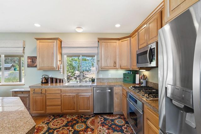 5590 Lynx Trl, Pollock Pines, CA 95726
