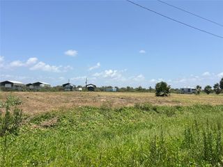1421 Highway 87, Gilchrist, TX 77617