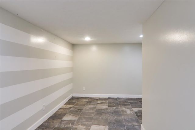 1212 N Madison Street, Bloomington, IL 61701