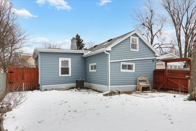 1212 N Madison Street, Bloomington, IL 61701