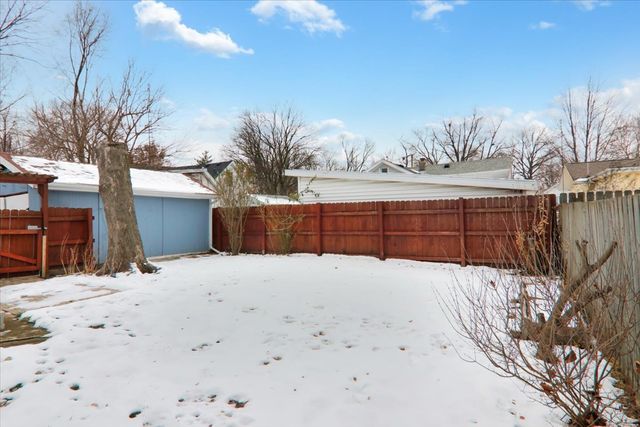 1212 N Madison Street, Bloomington, IL 61701