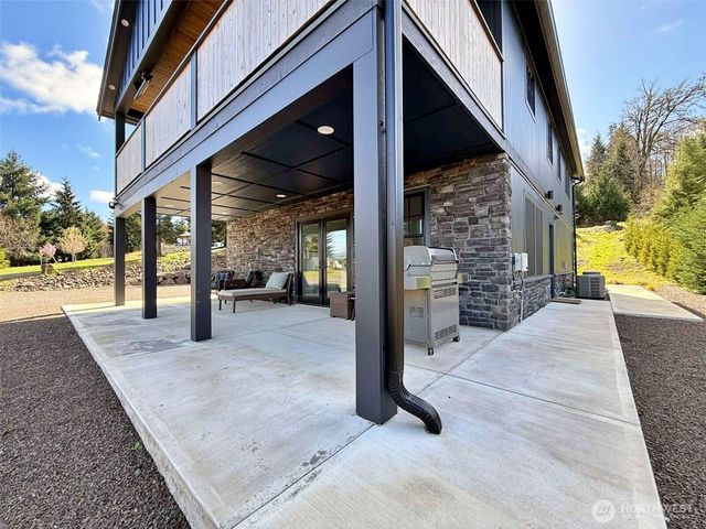 213 Tanglewood Drive, Mossyrock, WA 98564