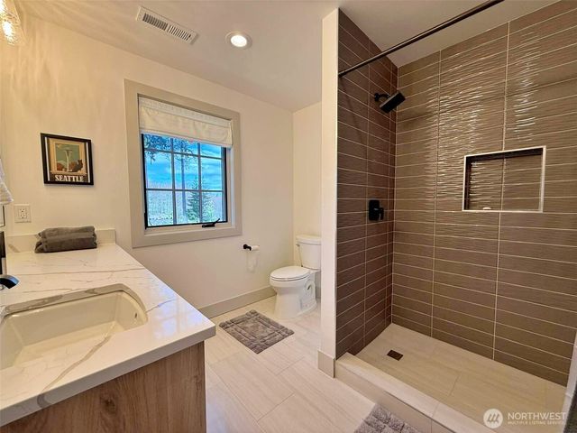 213 Tanglewood Drive, Mossyrock, WA 98564