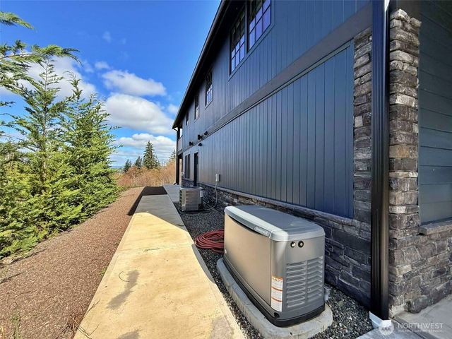 213 Tanglewood Drive, Mossyrock, WA 98564