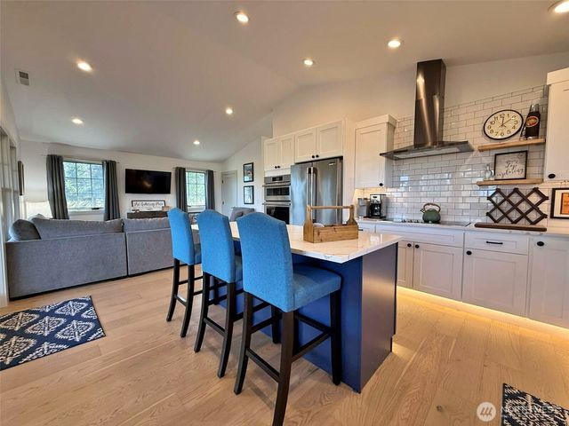 213 Tanglewood Drive, Mossyrock, WA 98564