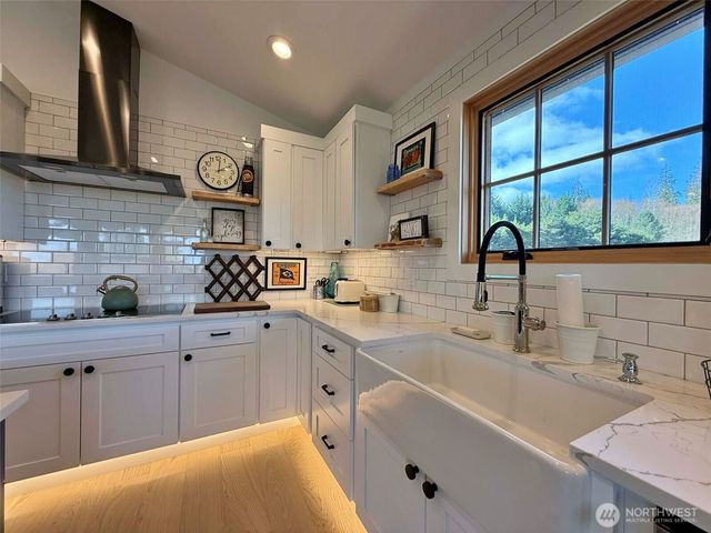 213 Tanglewood Drive, Mossyrock, WA 98564