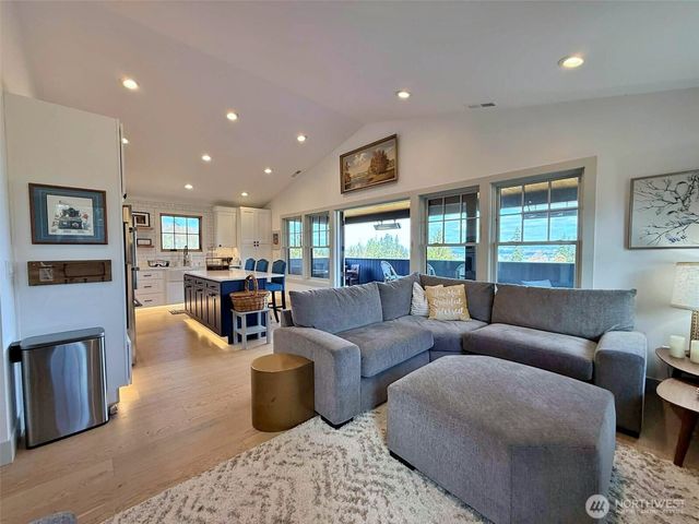 213 Tanglewood Drive, Mossyrock, WA 98564