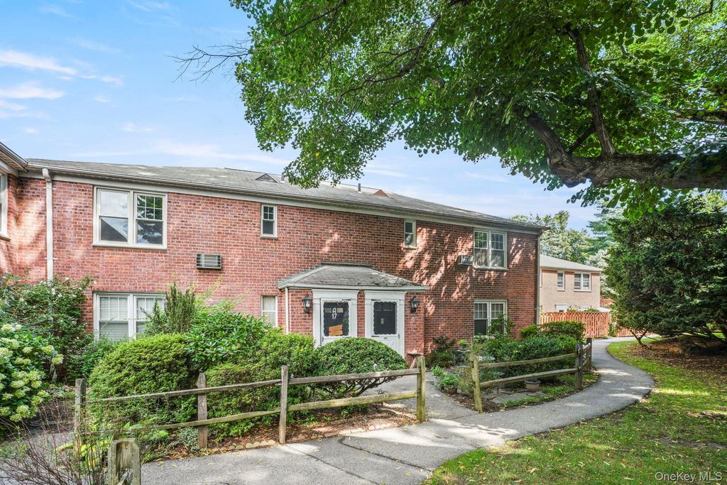 100 Cedar Street A17, Dobbs Ferry, NY 10522 — photo 2