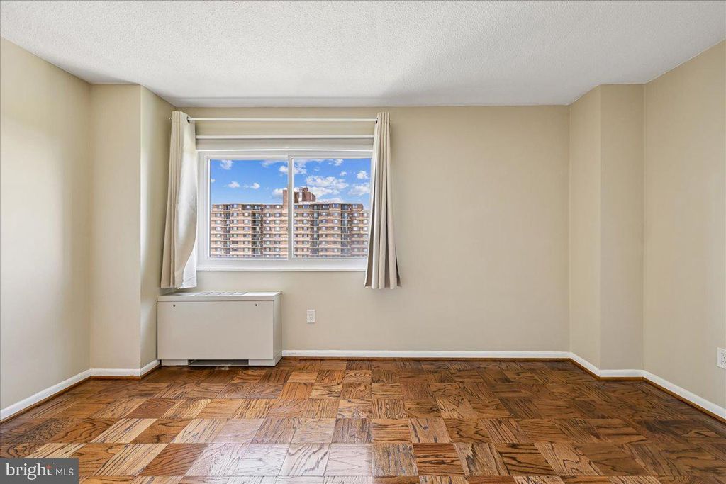 Image 11 of property listing at 1121 UNIVERSITY BLVD W #1207-B, Silver Spring, MD 20902