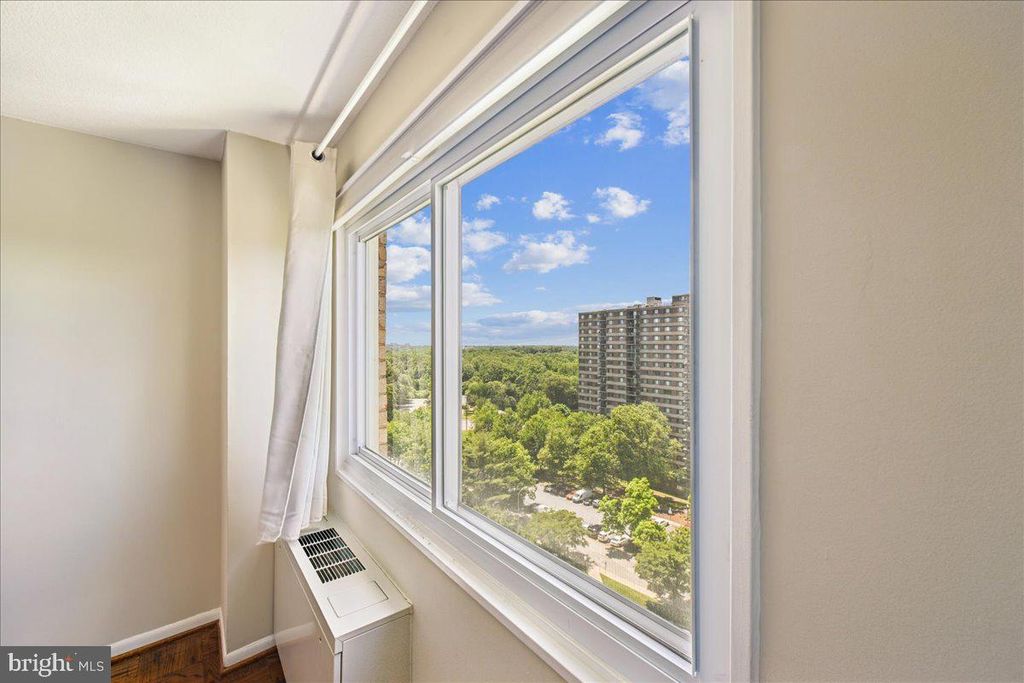 Image 15 of property listing at 1121 UNIVERSITY BLVD W #1207-B, Silver Spring, MD 20902