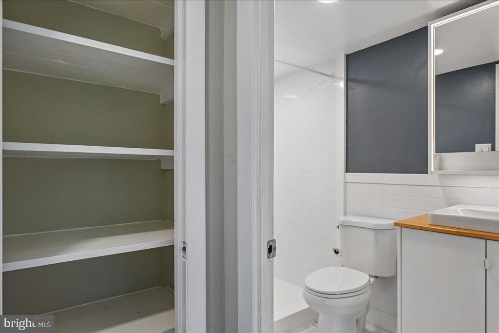 Image 17 of property listing at 1121 UNIVERSITY BLVD W #1207-B, Silver Spring, MD 20902