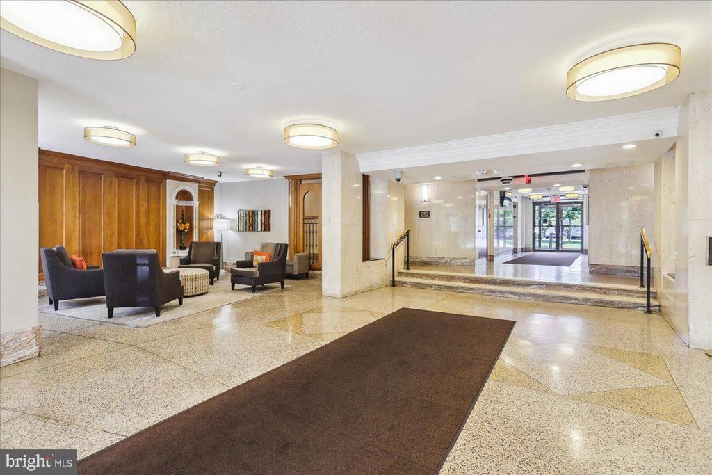 Image 20 of property listing at 1121 UNIVERSITY BLVD W #1207-B, Silver Spring, MD 20902